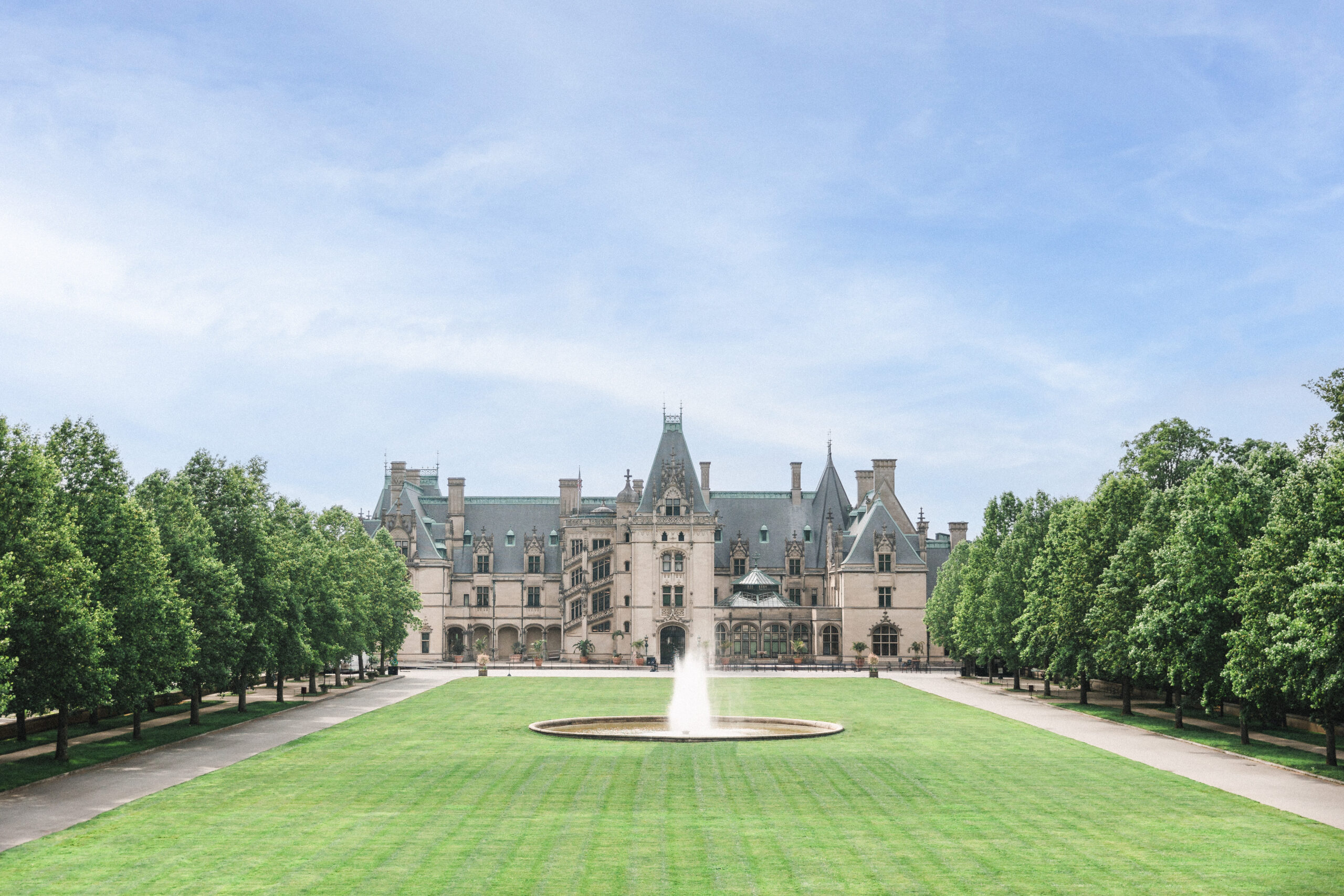 A frontal view of the largest home in the United States, the Biltmore Estate. An Art Deco masterpiece of the gilded age.